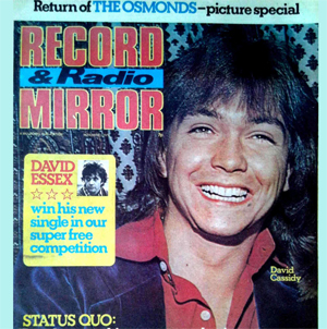 Pink Floyd in Wyatt Charity at Rainbow - Record & Radio Mirror - November 3, 1973 (Interviews & articles)